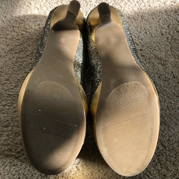 Jennifer Lopez Silver Sparkly Heels ✨🤍 - Picture 5 of 6